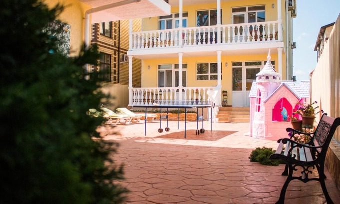 Blagoveshchenskaya House | Lotos Zelyonaya Krysha Guest House