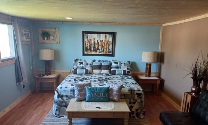 White Pine House | Lots of amenities, close to Lake Superior and Porcupine Mountains