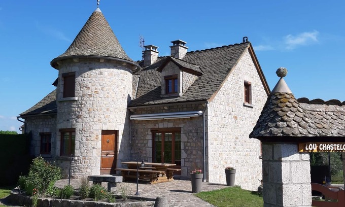 Aumont-Aubrac House | Lou Chastelou Odheteo, à Aumont Aubrac