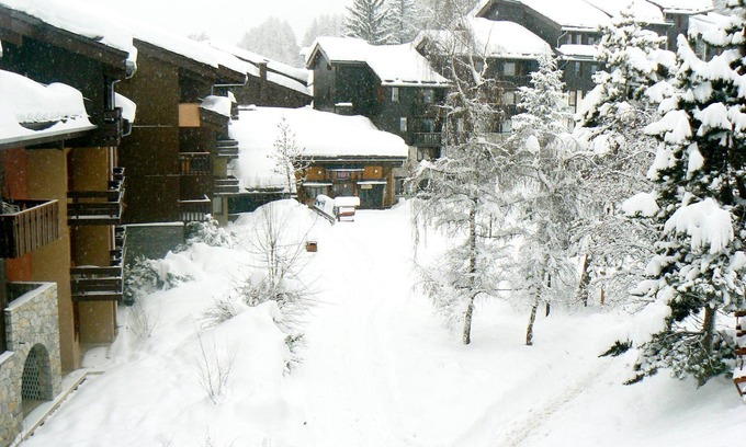 Bellentre Apartment | Loue Les Coches : Duplex ski in/ski out 6 sleeps