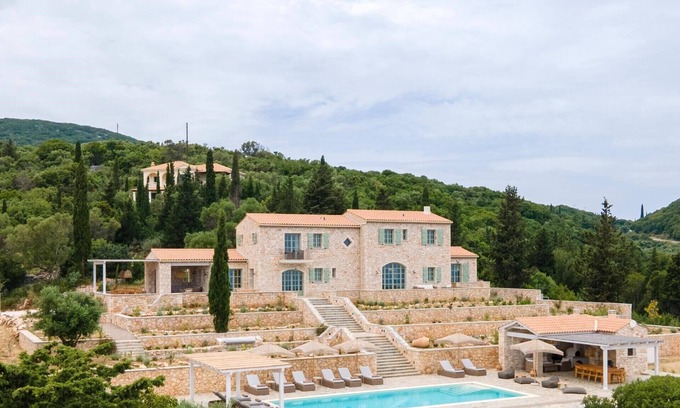 Skinaria Villa | Louisa - Six Bedroom Villa, Sleeps 12