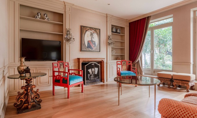 Ixelles Apartment | Louise Royal Residence