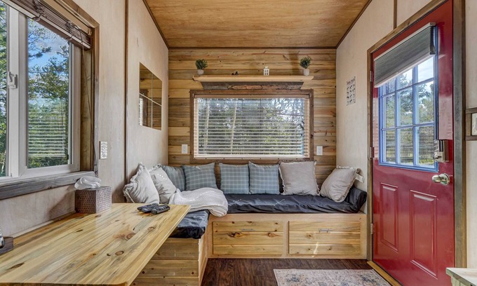 Cripple Creek Cabin | Lovable Mountain Tiny Home near Cripple Creek