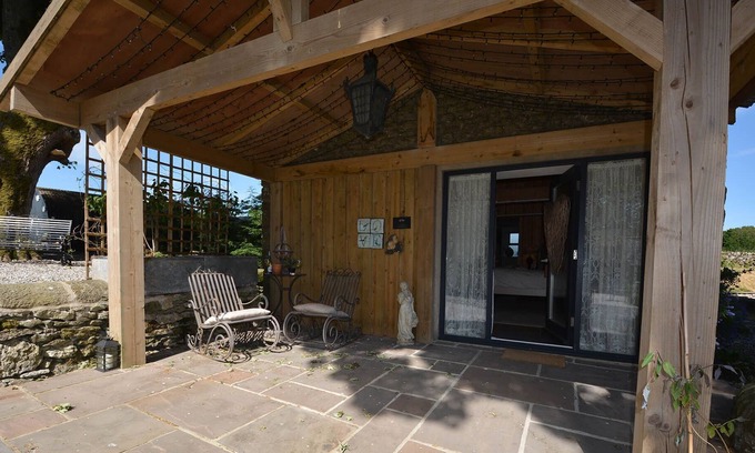 Bakewell Cottage | Love Nest - an intimate hideaway for a honeymoon or romantic getaway near Bakewell