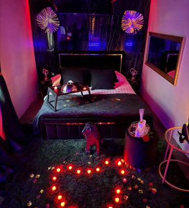 Goussainville House | Love Room élégante spa privatif et extérieur cosy