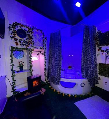 Quartier de Rochechouart Apartment | Love room Paris