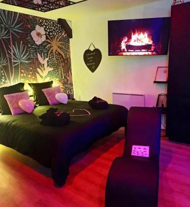 Quartier Vieux Marche-Cathedrale Apartment | Love room Spa "Trésor des Anges"