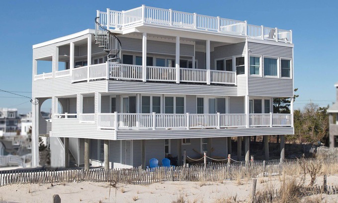 Loveladies House | Loveladies - ~LBI~ - Stupendous - Five/Six Bedroom - Oceanfront