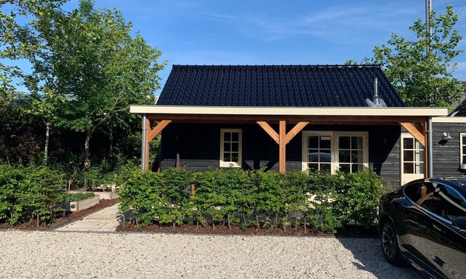 Uitgeest Cottage | "LoveLee Too", holiday cottage close to Amsterdam, Haarlem, Alkmaar, sleeps 4+1
