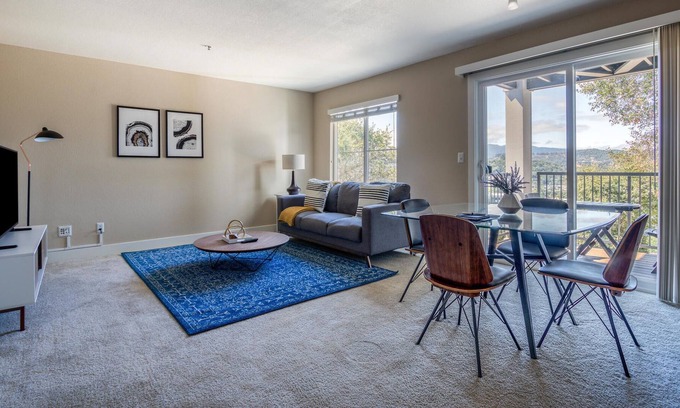 San Rafael Apartment | Lovely 1BR in San Rafael, Gym + Pool
