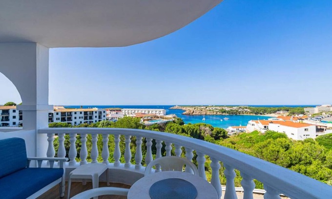 Arenal d'en Castell Condo | Lovely 2-bedrooms condo just 300 mts from beach