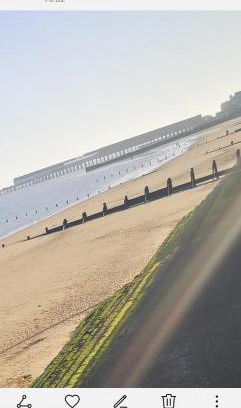 Walton on the Naze Apartment | Lovely 2-Bed caravan in Walton on the Naze