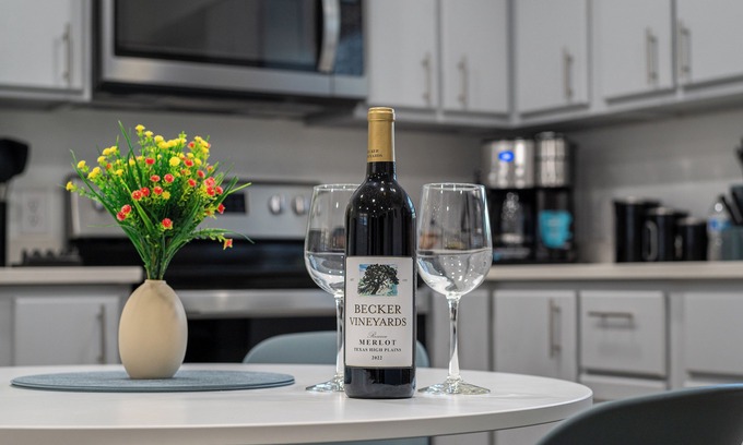 Johnson City House | Lovely 2-bedroom house in Johnson City, walking distance to downtown.