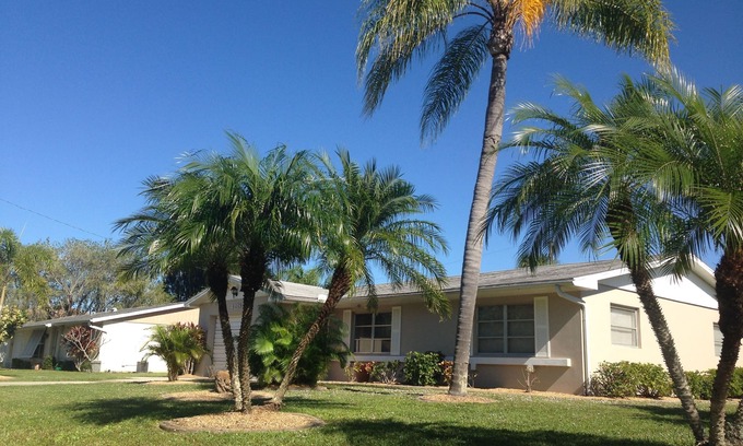 Port Charlotte House | Lovely 2BR/1.5BA house with lanai, private heated pool in quiet neighbourhood