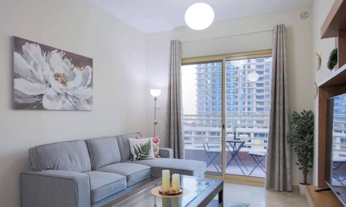 Dubai Media City Apartment | Lovely 2BR Apartment in JLT