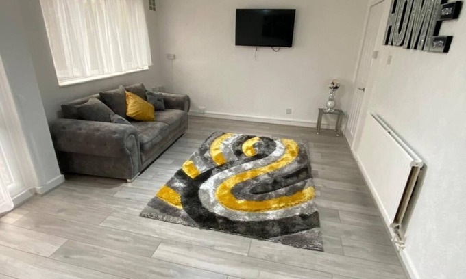 King's Park Apartment | Lovely 3 Bedroom Apartment in the Heart of Hackney
