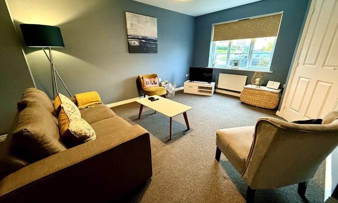 Cheltenham House | Lovely 3 bedroom house in East Cheltenham. Ideal for race goers and working away from home