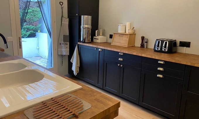 La Flotte House | Lovely 3 bedroom house over 2 buildings joined by 2 terraces and private garden