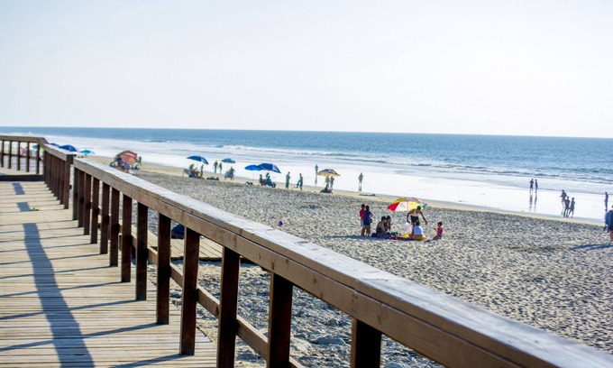 Playas de Tijuana House | Lovely 3 Bedroom House w/Car Garage on the Beach