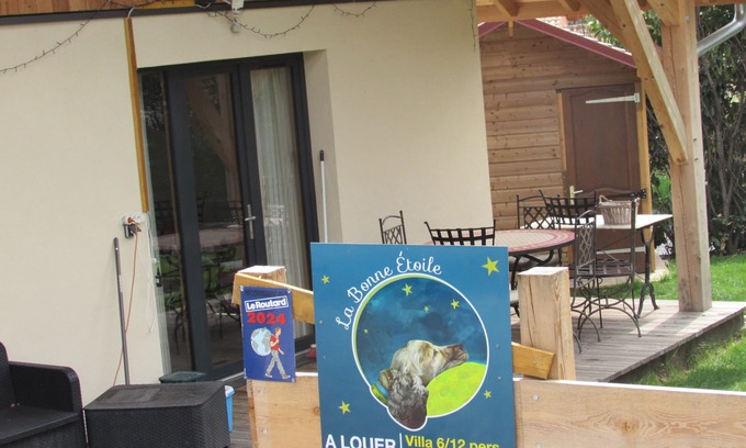 Chorges Ski Chalet | Lovely 3-star 2/6-person chalet between lake and mountains