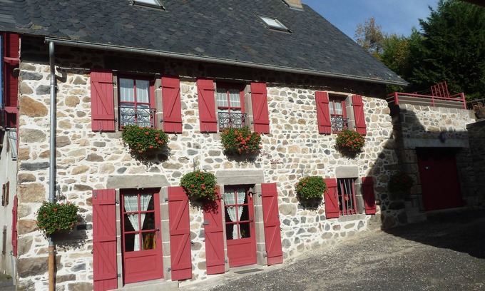 Valbeleix House | LOVELY 3-STAR CHARACTER HOUSE NEAR BESSE/SUPER BESSE