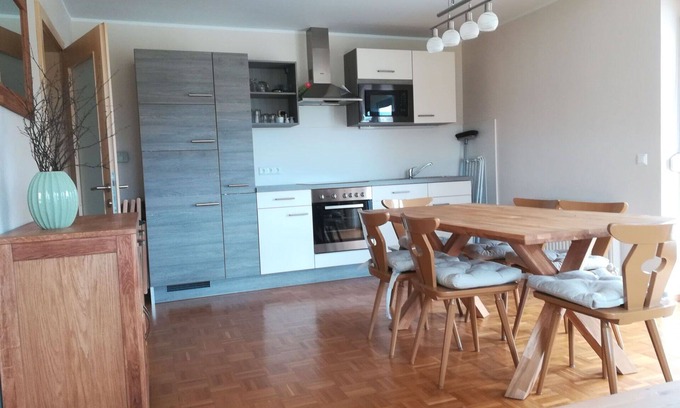 Augsdorf Apartment | Lovely apartment for 5 guests with WIFI, TV and balcony
