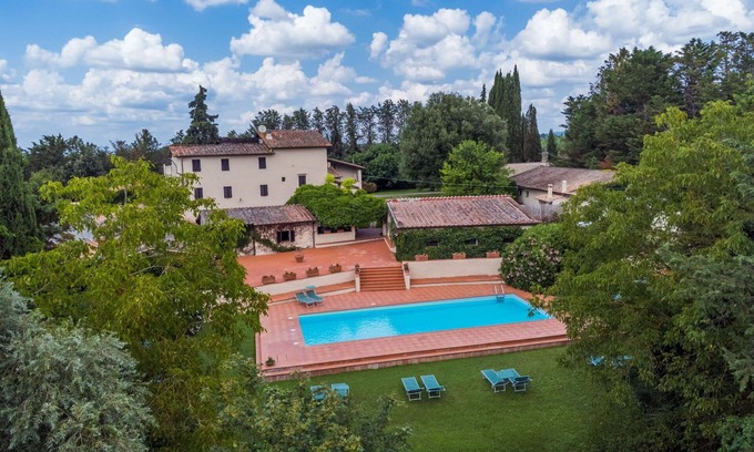 Colle di Val d'Elsa House | Lovely apartment in villa for 4 people with pool, WIFI, TV, terrace and parking
