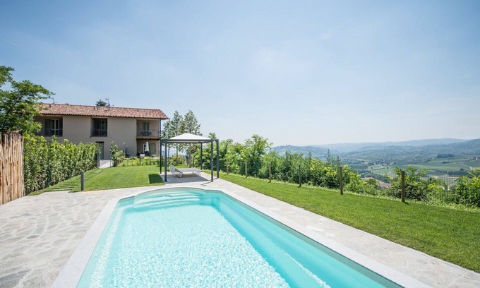 Costigliole d'Asti House | Lovely apartment in villa for 5 guests with pool, A/C, WIFI, TV, patio and panoramic view