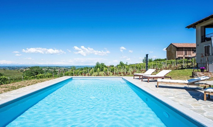 Costigliole d'Asti Apartment | Lovely apartment for 4 people with pool, A/C, WIFI, TV and terrace