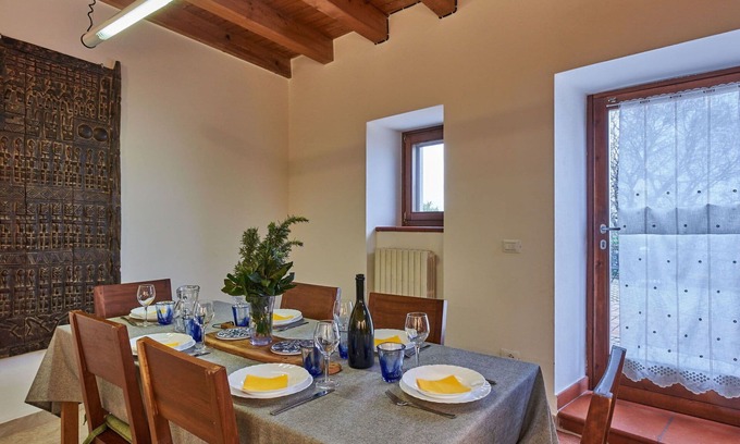 Caprino Veronese House | Lovely apartment in villa for 8 people with WIFI, TV and patio