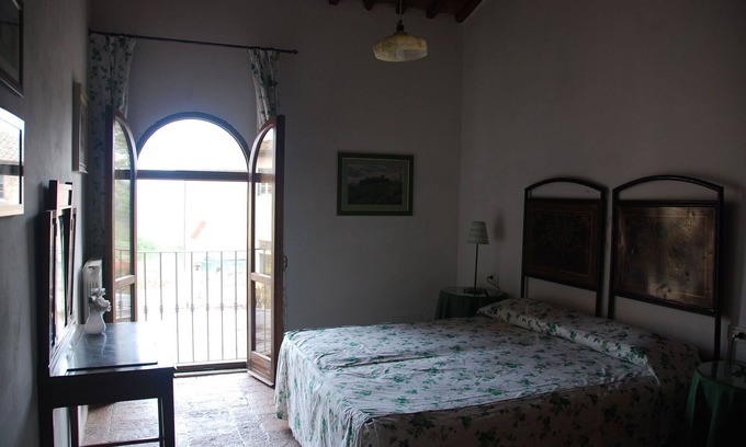 Castelfiorentino Villa | Lovely apartment in villa with pool, WIFI, patio and panoramic view, close to San Gimignano