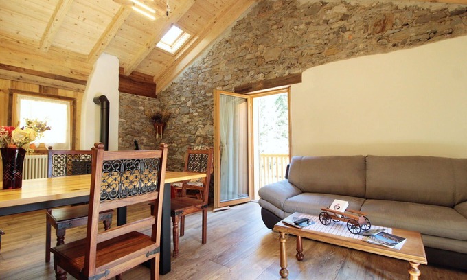 Lozzo di Cadore Apartment | Lovely apartment for 5 people with WIFI, balcony, pets allowed and panoramic view