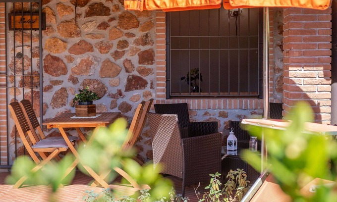 La Pesta House | Lovely apartment in villa for 2 people with WIFI, A/C, TV, terrace and pets allowed