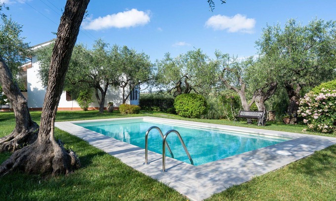 Monade Santa Lucia Villa | Lovely apartment in villa with pool, A/C, WIFI, TV, patio, pets allowed, panoramic view and park.