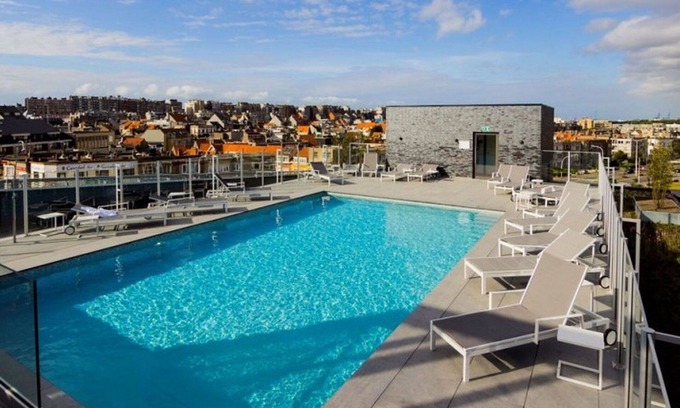 Blankenberge Apartment | Lovely apartment for 4 people with WIFI, pool, TV and balcony