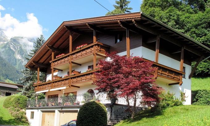 Finkenberg Apartment | Lovely apartment for 5 guests with WIFI, TV, terrace and parking