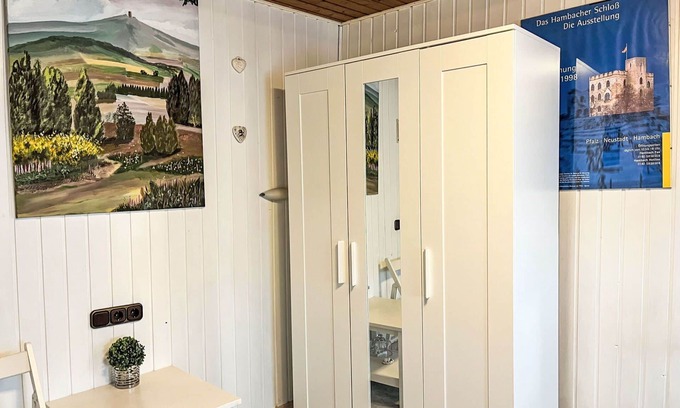 Quiddelbach Apartment | Lovely apartment for 9 guests with WIFI, TV, patio and parking