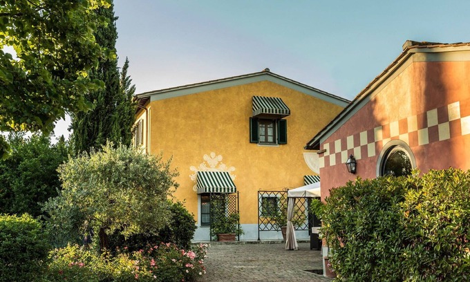 Empoli Apartment | Lovely apartment for 4 people with pool, WIFI, TV and parking