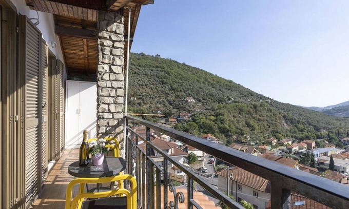 Pontedassio Apartment | Lovely apartment for 5 guests with WIFI, A/C, TV, balcony and parking