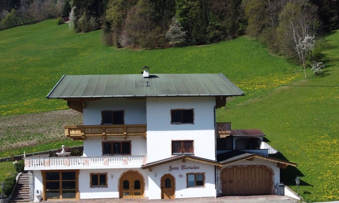 Schlitters Apartment | Lovely apartment for 5 guests with WIFI, TV and balcony