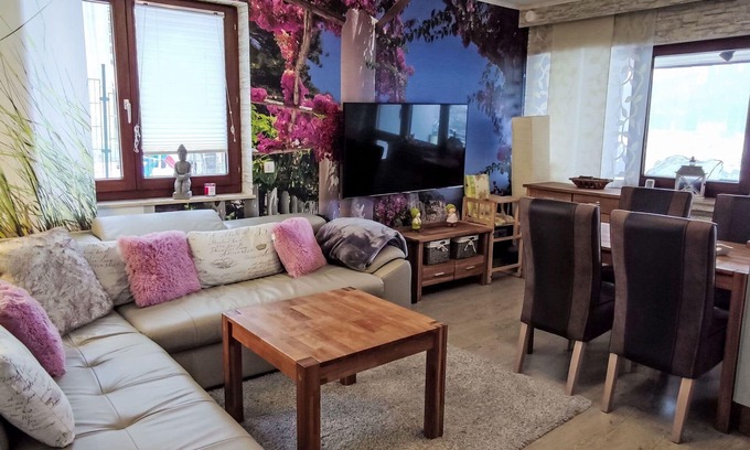 Niedersfeld Apartment | Lovely apartment for 5 people with WIFI, TV and balcony
