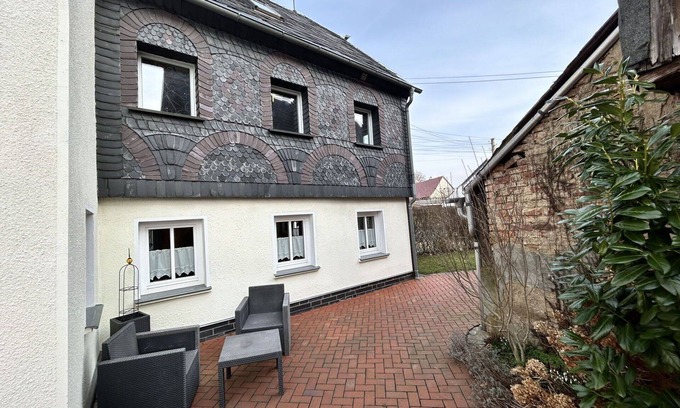 Grossschoenau Apartment | Lovely apartment for 12 guests with WIFI, hot tub, TV, patio, pets allowed and parking