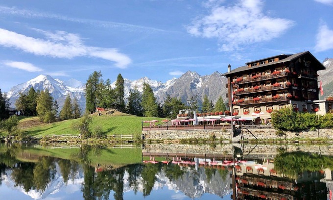 Graechen Apartment | Lovely apartment for 4 guests with WIFI, TV, patio and panoramic view