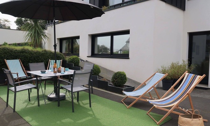 Plerin Apartment | Lovely apartment for 4 guests with WIFI, TV, terrace and parking