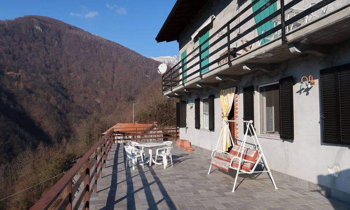 Aurano Apartment | Lovely apartment for 4 people with TV, terrace and pets allowed