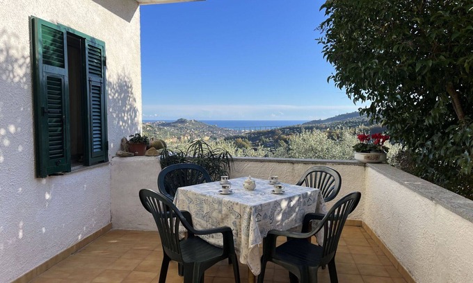 Torrazza Apartment | Lovely apartment for 4 people with WIFI, A/C, TV, terrace, pets allowed and panoramic view