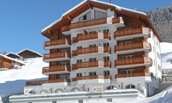 Leukerbad Apartment | Lovely apartment for 4 guests with WIFI, hot tub, TV and balcony