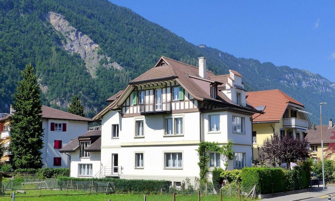 Matten bei Interlaken Apartment | Lovely apartment for 5 guests with WIFI, TV and patio