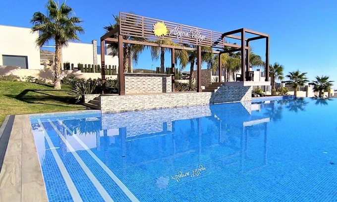 Finestrat Apartment | Lovely apartment for 4 people with pool, WIFI, A/C, TV and patio