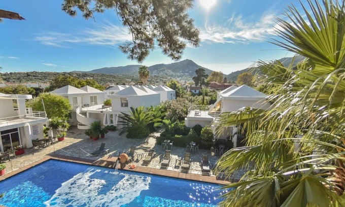 Mytilene Apartment | Lovely apartment for 2 guests with pool, A/C, WIFI, TV and balcony